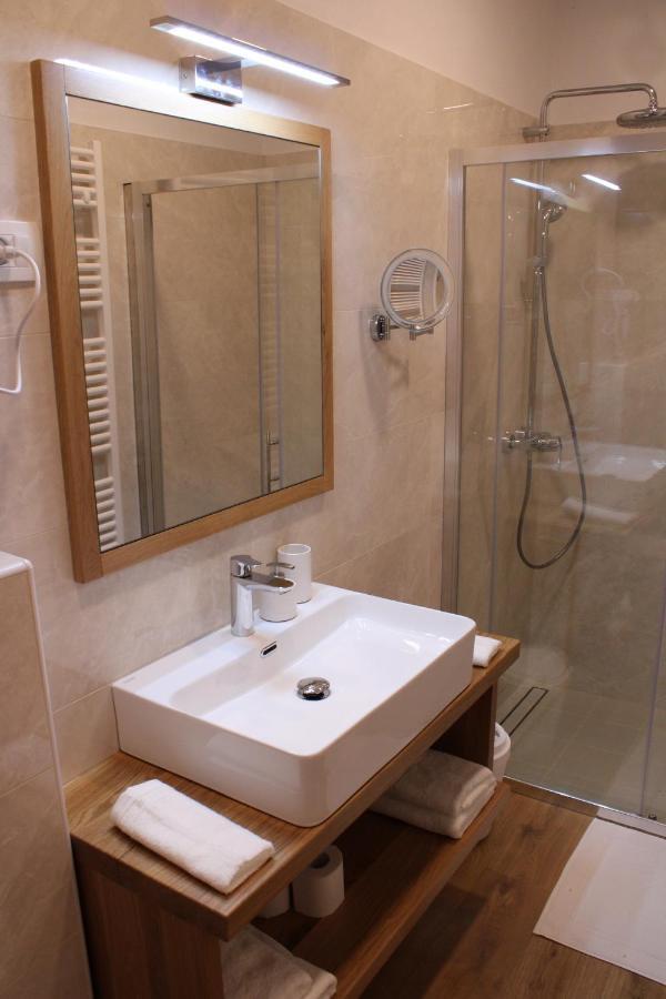 Отель G House Dutovlje Экстерьер фото