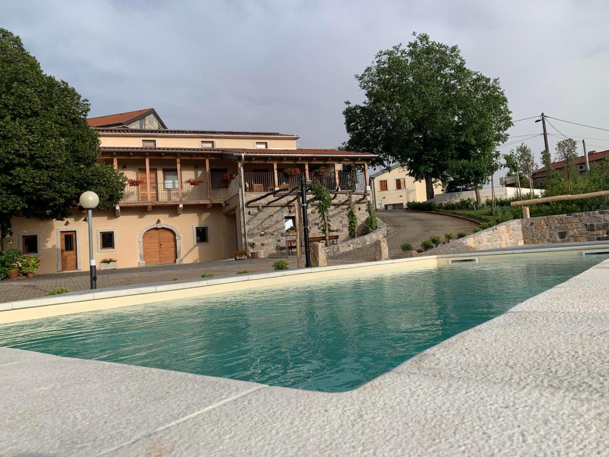Отель G House Dutovlje Экстерьер фото
