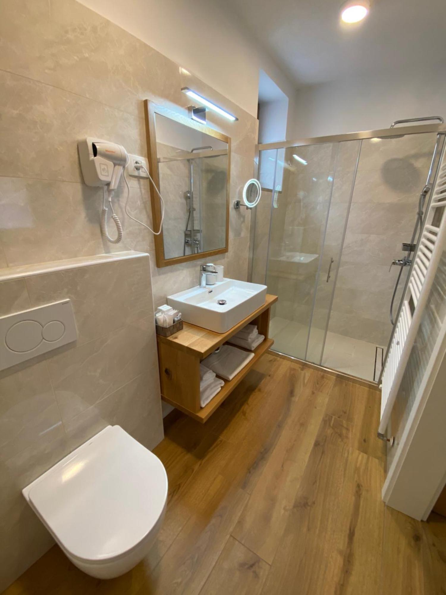Отель G House Dutovlje Экстерьер фото